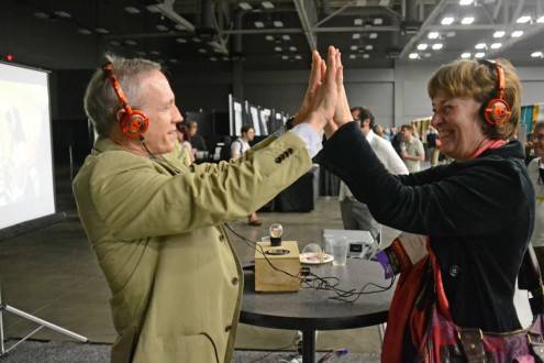Richard Shusterman and Kia H&ouml;&ouml;k using the 'Mediated Body' system at the CHI 2012 conference.