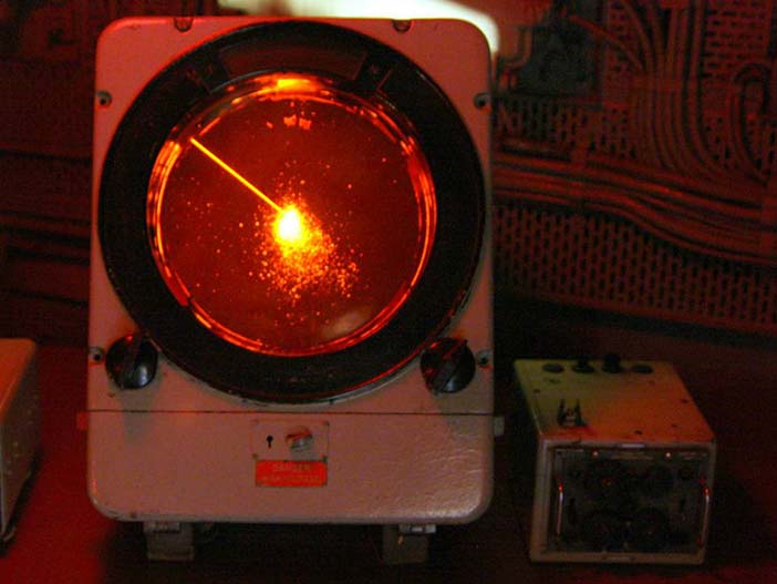 Early radar screen from HMS Belfast built in 1936