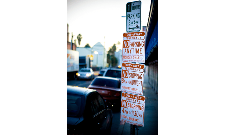 LA Street Sign Assembly From Jorge Gonzales, CC BY-SA 2.0, https://creativecommons.org/licenses/by-sa/2.0/
